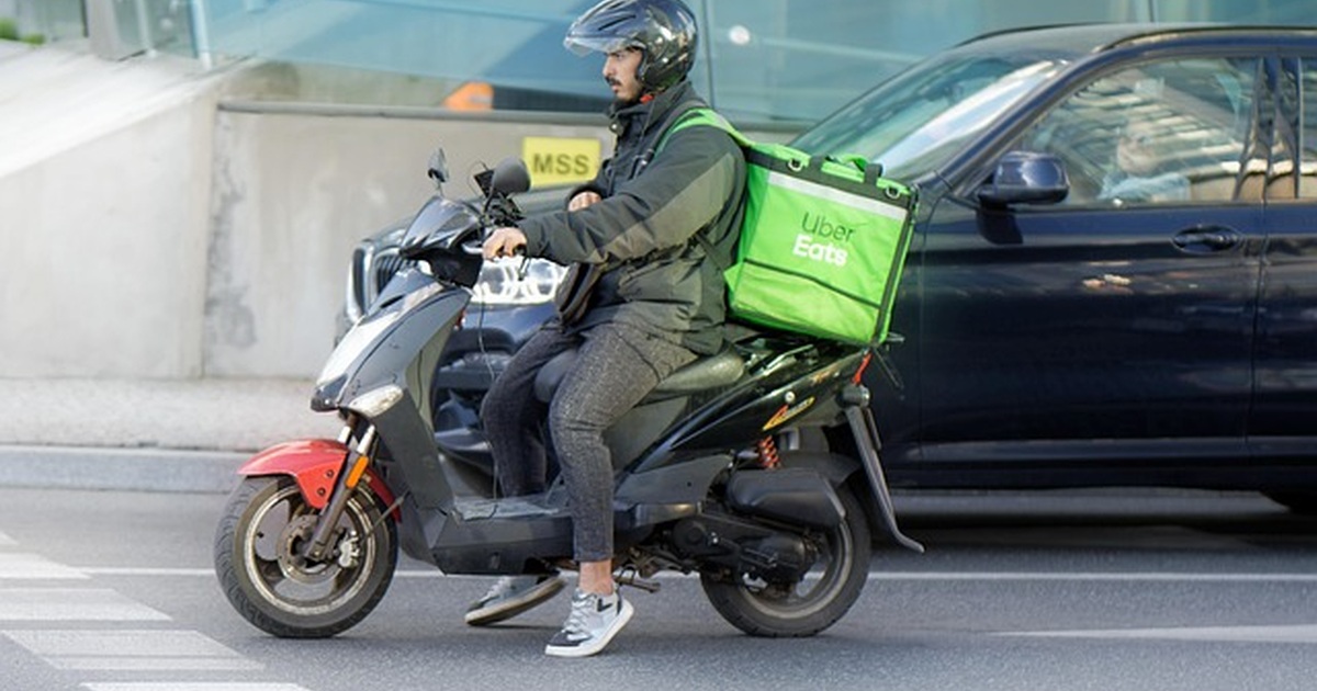 Why courier microbusiness apps expose delivery addresses